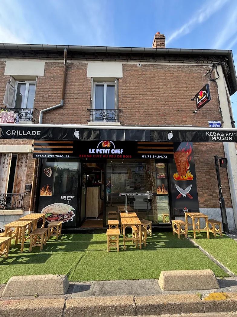 Façade du restaurant Le Petit Chef, rue de la Métairie à Saint-Denis